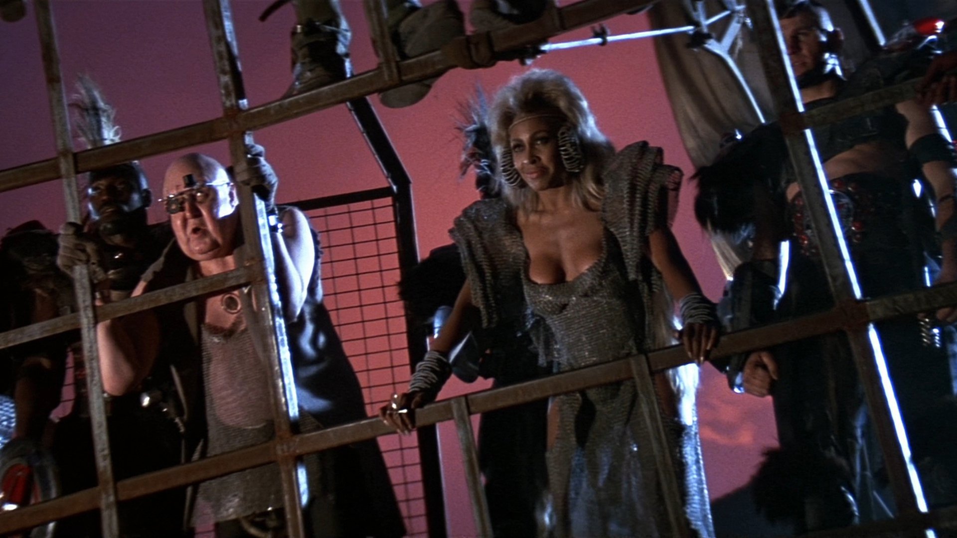 Mad Max Beyond Thunderdome (1985) - Movie Review : Alternate Ending